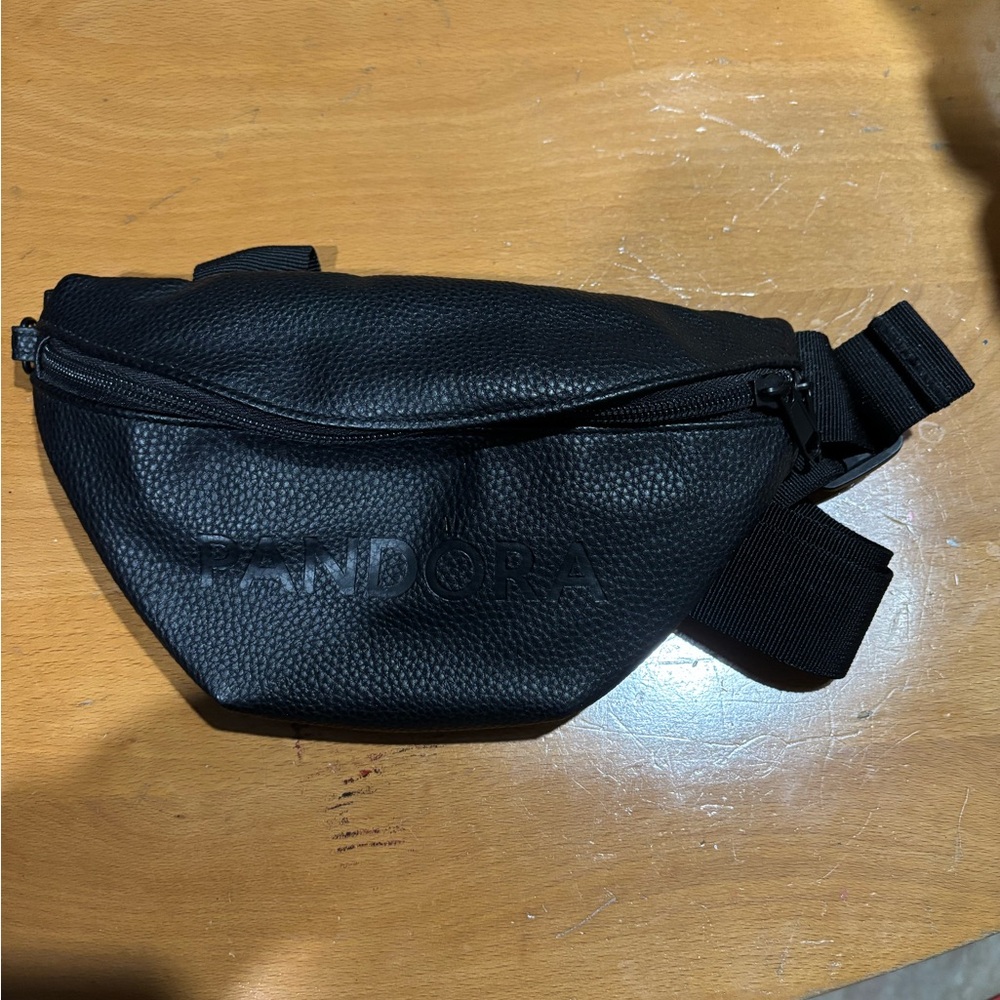 Pandora Black Belt Bag New no tags - Picture 1 of 7